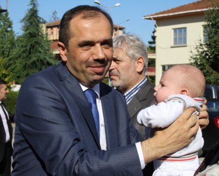 Hac vazifesini yerine getirmek için memleketinden helallik istedi