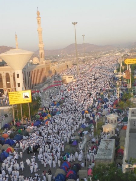 Hacı Adayları Arafat’a Akın Ediyor