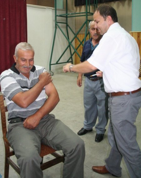 Hacı adayları aşı yaptırdı