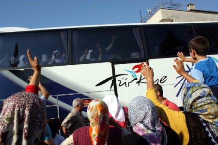Hacı Adayları Dualarla Uğurlandı