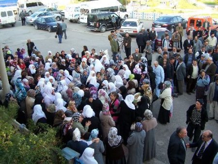 Hacı Adayları Kutsal Topraklara Dualarla Uğurlandı