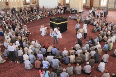 Hacı adaylarına uygulamalı tavaf eğitimi