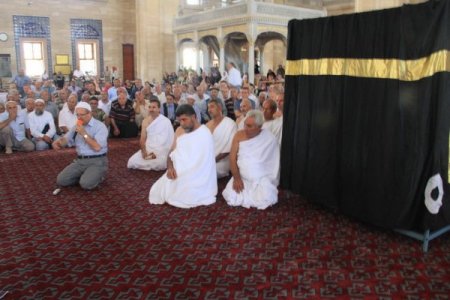 Hacı adaylarına uygulamalı tavaf eğitimi