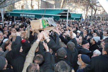 Hacı Ali Kaplan hoca dualarla uğurlandı