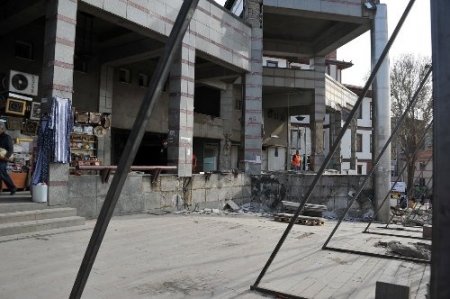 Hacı Bayram Camii çevresi yenileniyor