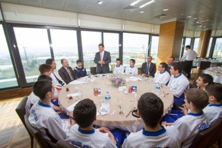 Hacı Boydak, şampiyon takımı ödüllendirdi