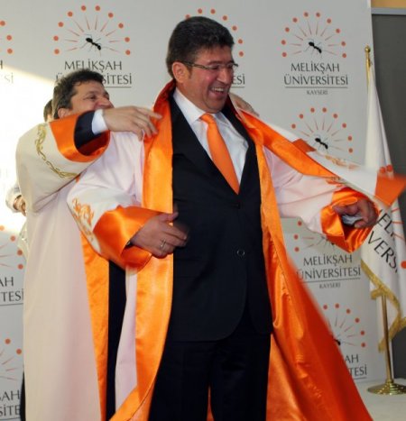 Hacı ve Şükrü Boydak'a, Melikşah Üniversitesi'nden fahri doktora unvanı