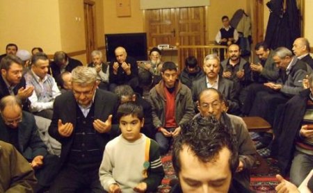 Hacı Veyiszâde Mustafa Hocaefendi İle Torunu Ali Ulvi Kurucu Dualarla Anıldı