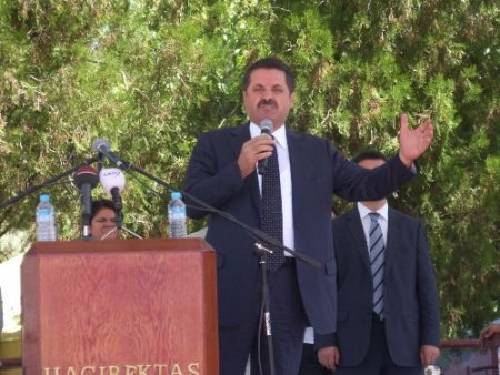 Hacıbektaş Şenliklerinde Provokatörlere Tepki