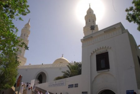 Hacılar, Kutsal Yerleri Ziyaret Ediyor