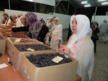Hacılar Hurma Alış-verişinde