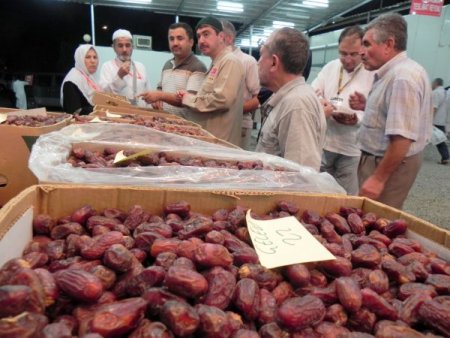 Hacılar Hurma Alış-verişinde