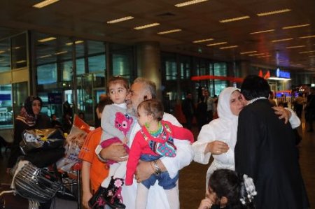Hacılar Kafile Halinde Yurda Dönüyor