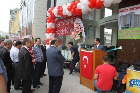 Hafize Sultan Yurdu’ndaki kız öğrenciler için kermes düzenlendi