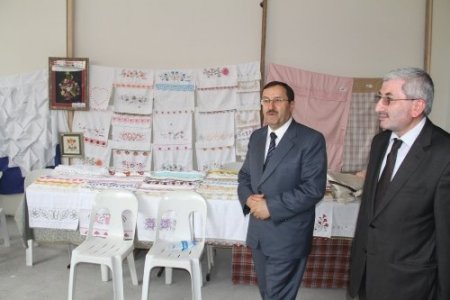 Hafize Sultan Yurdu’ndaki kız öğrenciler için kermes düzenlendi