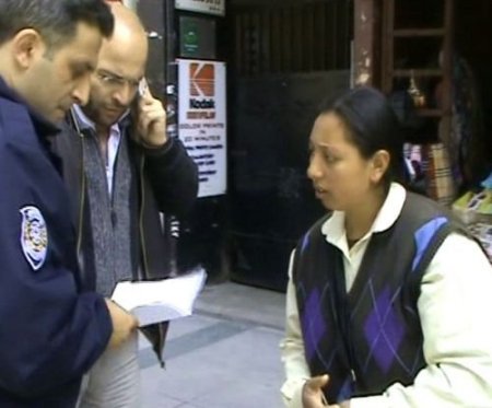 Hafta Başında 'liseli' Hafta Sonunda 'anne' Kılığında Dileniyor