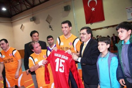 Hakan Şükür: Jübilemi dünya karmasıyla yapacağım