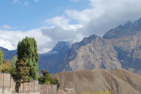 Hakkari dağlarına yılın ilk karı düştü