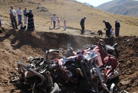Hakkari Geçitli patlamasında ölenler anıldı