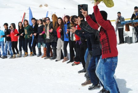 Hakkari Kar Festivali, renkli görüntülere sahne oldu