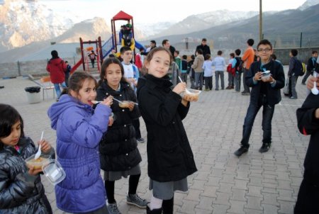 Hakkari Özel Hatice Avcı Koleji'nden aşure etkinliği