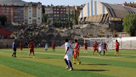 Hakkari Zapspor Kızıltepe kendi sahasında beraber