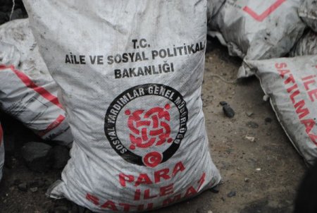 Hakkari’de 25 bin aileye kömür dağıtılıyor