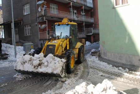 Hakkari'de 38 köyle ulaşım sağlanamıyor