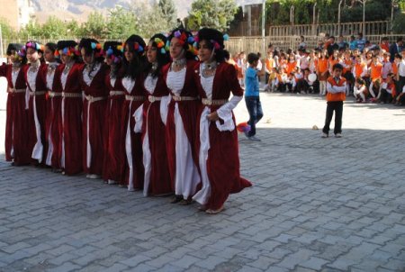 Hakkari’de 400 okulda 3 bin 500 öğretmen görev yapıyor