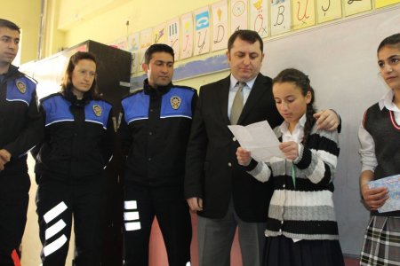 Hakkari'de başlatılan 'Gönülden Mektuplar' projesi duygulandırdı