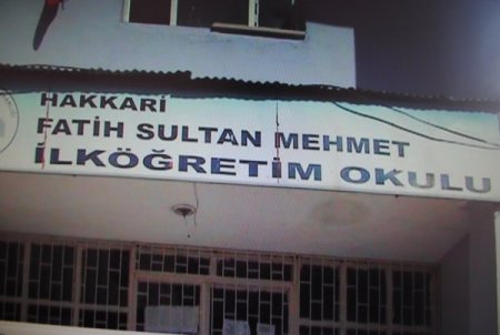 Hakkari'de bölücü terör örgütü yandaşları 3 okulu yaktı(2)