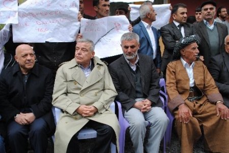 Hakkari'de Can Paker'i duygulandıran karşılama