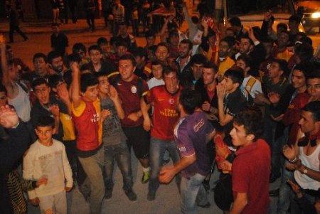 Hakkari’de Galatasaray taraftarları coştu