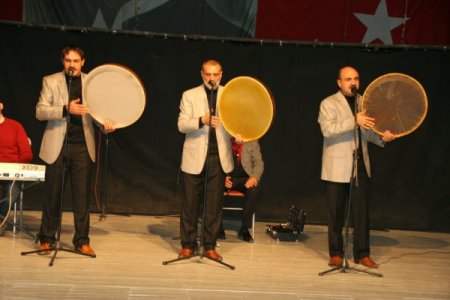 Hakkari'de Grup Tillo konserine yoğun ilgi