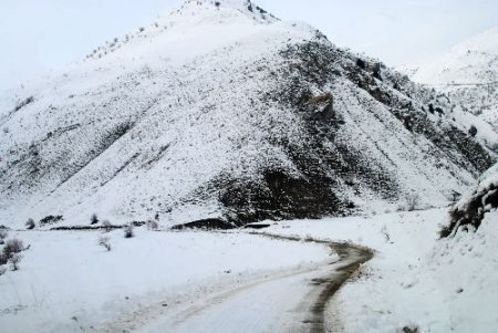 Hakkari'de Hava Sıcaklığı Eksi 32 Dereceye Düştü