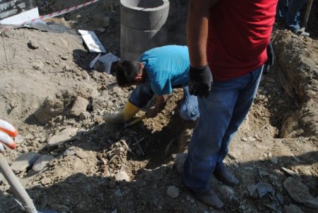 Hakkari’de inşaat alanında kemik ve mezar taşları bulundu