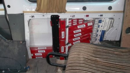 Hakkari'de kaçak sigara ve cep telefonu ele geçirildi