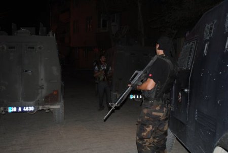 Hakkari’de Kadın Derneğine Ses Bombası Atıldı