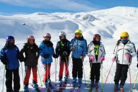 Hakkari'de kayak yarışması düzenlendi