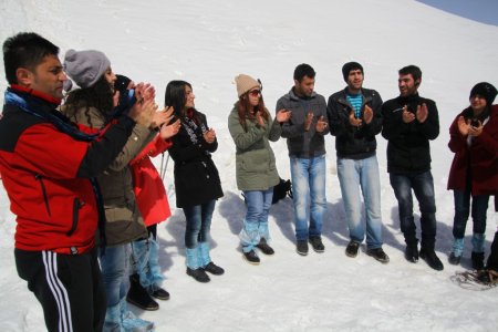 Hakkari'de 'Kış Doğa Yürüyüşü' yapıldı