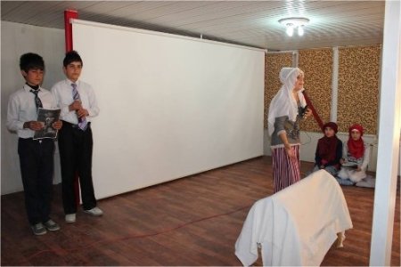 Hakkari'de Kutlu Doğum Haftası programına halk yoğun ilgi gösterdi