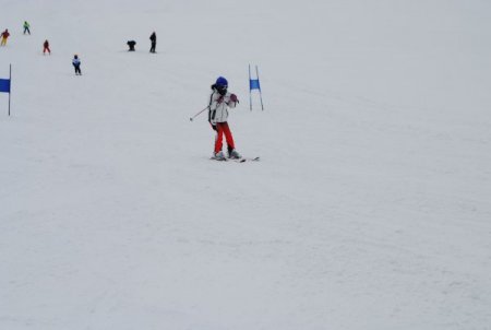 Hakkari'de okullar arası kayak yarışması yapıldı