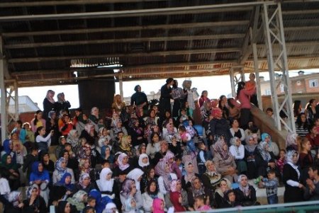 Hakkari’de peygamber sevgisi stada sığmadı