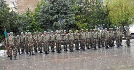 Hakkari'deki 19 Mayıs Kutlamalarına Yağış Engeli