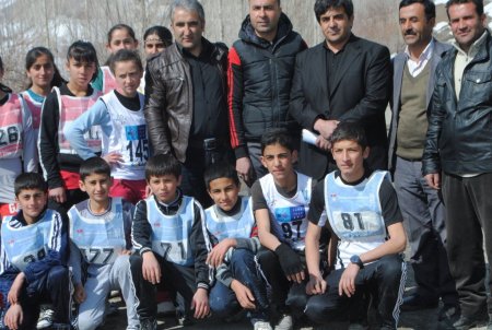 Hakkari'deki yarışta Sudanlı Şerafettin'e büyük ilgi