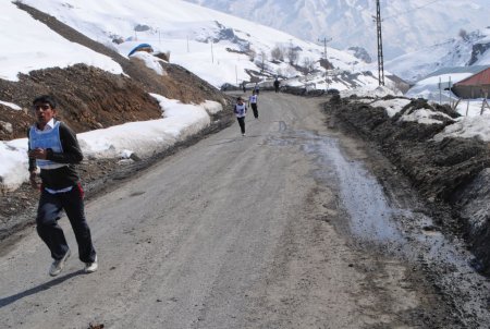 Hakkari'deki yarışta Sudanlı Şerafettin'e büyük ilgi