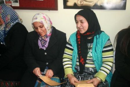 Hakkâri'de 6 Kadına 3 Bin Tl Mikrokredi Verildi