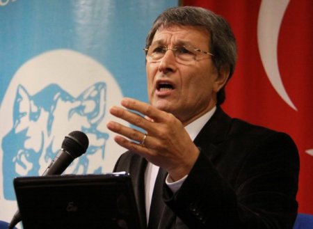 Halaçoğlu: Demirel, Orhun Abideleri'nin etrafında 7 kere dolaşarak Türk oldu