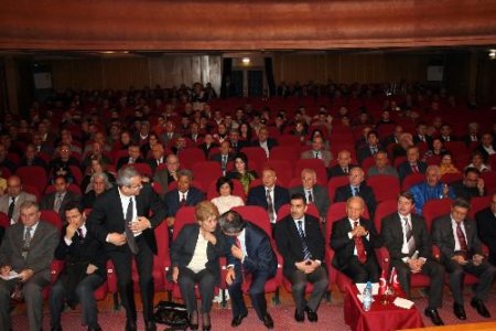 Halaçoğlu: Ermeni Meselesiyle İlgili 100 Bin Sayfadan Fazla Arşiv Belgesi Toplandı