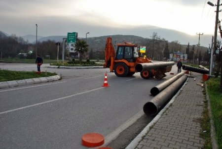 Halat koptu, doğalgaz boruları yola saçıldı